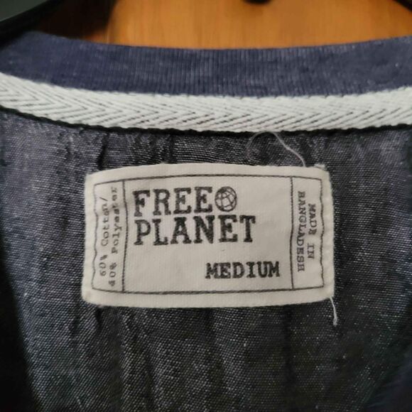Men's Medium Free Planet T-Shirt - Picture 4 of 5